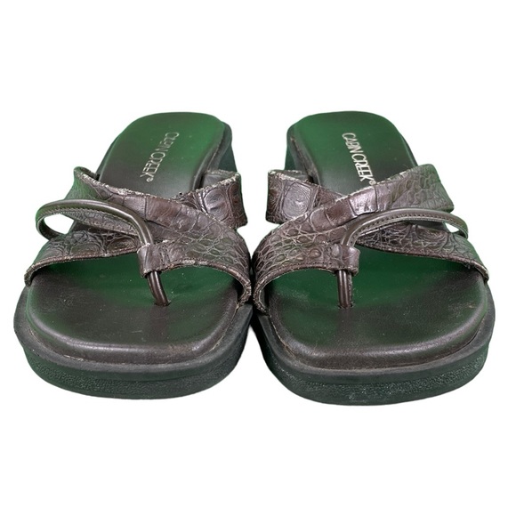 Cabin Creek Black Chunky Thong Sandal - Picture 5 of 16